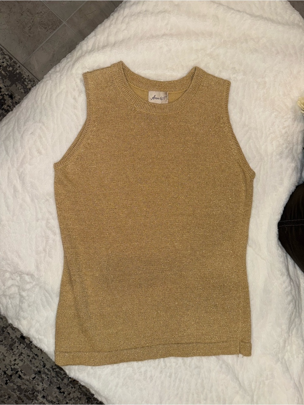 2 x 20$ Metallic Gold Sleeveless Knit Tank Top by Ann Wi Size S
